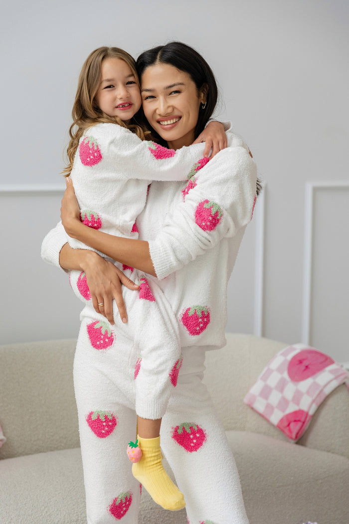 Lola + The Boys Womens Women's Fuzzy Strawberry Set