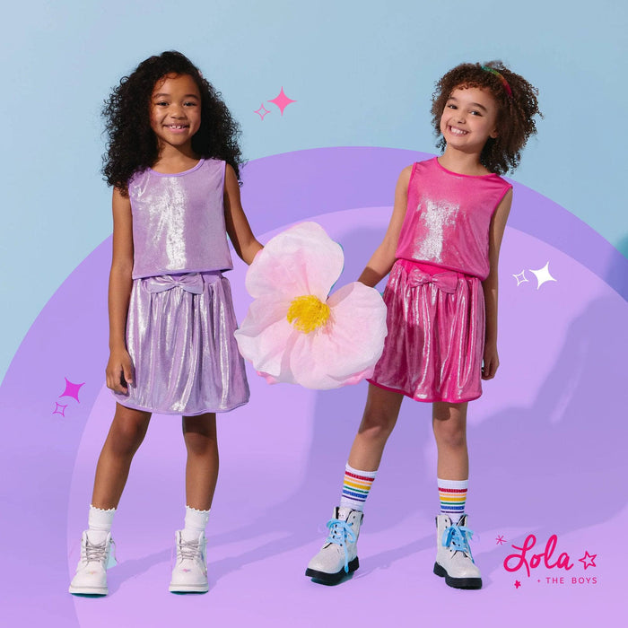 Mom helping child with skin tone analysis for kids using color swatches